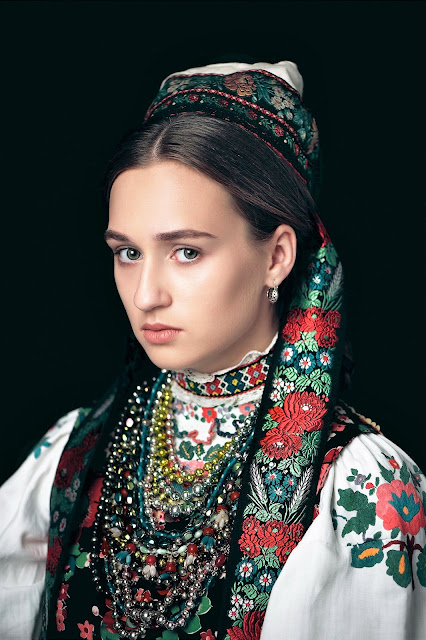 FolkCostume&Embroidery: Velykyj Bereznyj Costume, Transcarpathian Ukraine