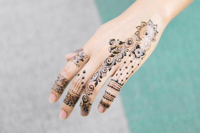 gambar henna tangan yang mudah dan simple
