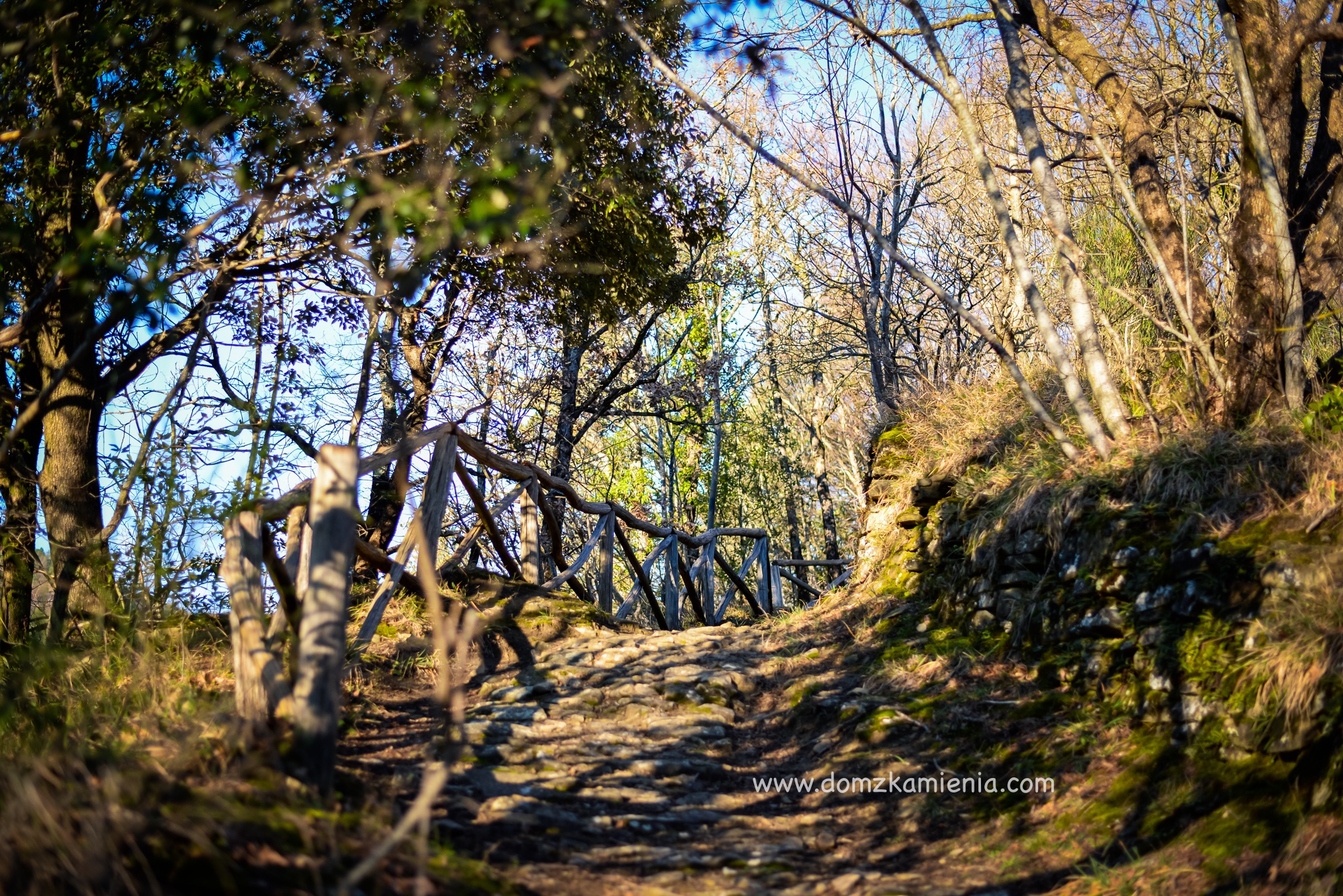 trekking we Włoszech, Brusia Bocconi, opuszczona osada, Dom z Kamienia