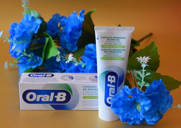 Cuidando mis encías con la pasta de dientes ?Cuidado Intensivo de Encías & Protección Antibacteriana? de ORAL-B