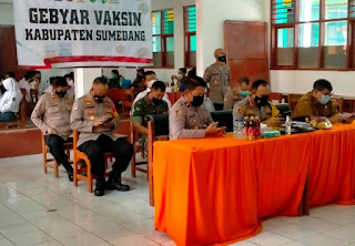 Polres Sumedang Laksanakan Vaksinasi Covid-19 di SMK PGRI I Sumedang