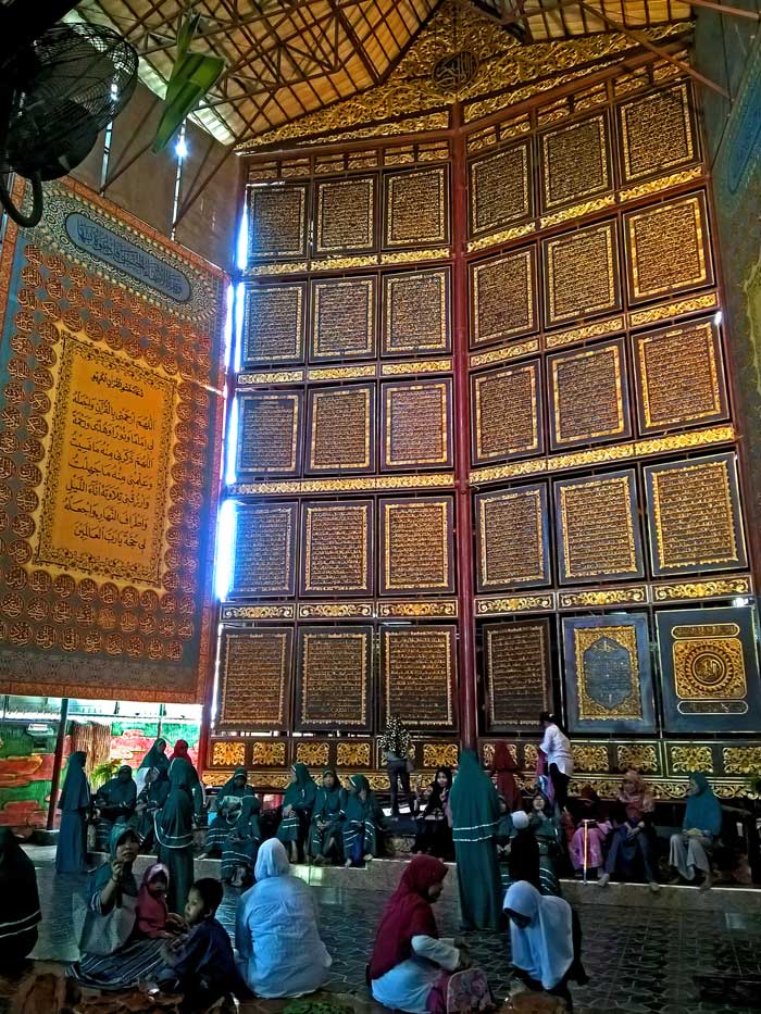 Tempat Wisata Religi Bayt Al-Qur'an Al-Akbar