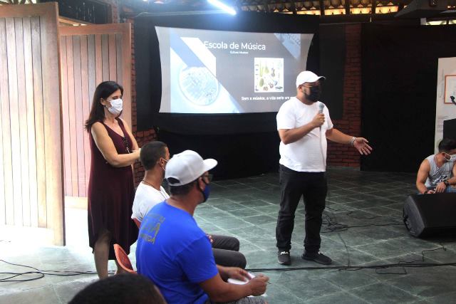 Ilha Comprida lançou a Escola de Música para estimular a percepção musical junto aos estudantes do município