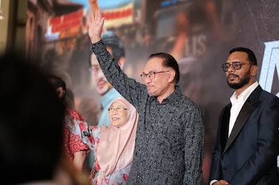 ANWAR: THE UNTOLD STORY PENGORBANAN UNTUK KELUARGA DAN RAKYAT MALAYSIA