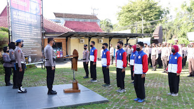 “Piala Kapolda Jatim” Kapolres Blitar Kota Beri Penghargaan Delapan Atlet Pencak Silat