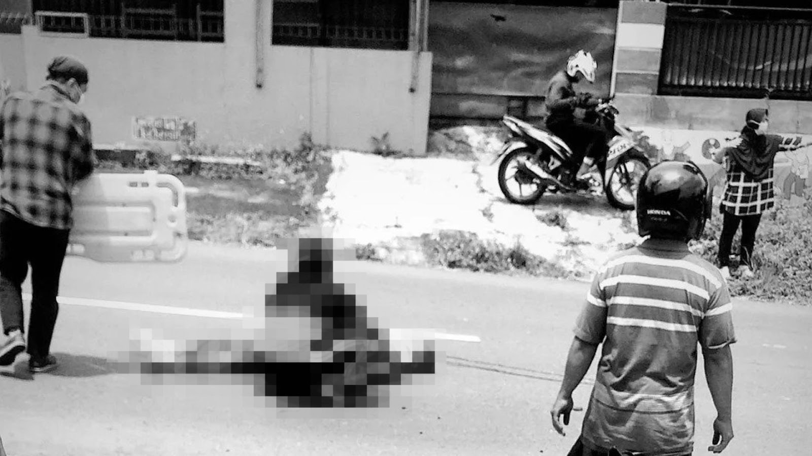 Kecelakaan Tunggal di Manyaran Semarang, Diduga Pemotor Ngerem Mendadak Hingga Jatuh Tersungkur