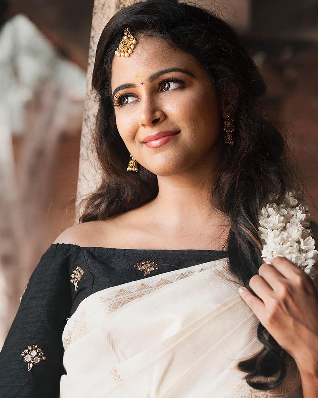 Actress Subiksha Photos