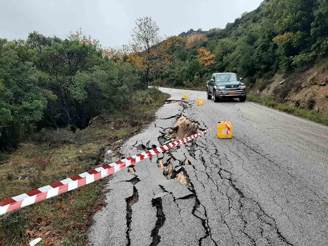 Η σφοδρή κακοκαιρία που πλήττει την ευρύτερη περιοχή του Δήμου Πάργας έχει προκαλέσει σημαντικές ζημιές. Τα συνεργεία του Δήμου προσπαθούν να επιλύσουν τα σοβαρά προβλήματα που έχουν δημιουργηθεί, όπως είναι η διακοπή υδροδότησης λόγω σπασίματος του κεντρικού αγωγού ύδρευσης στην Χόχλα, η υπερχείλιση από Καστρί έως Καναλάκι, καθώς και η σημαντική άνοδος της στάθμης του ποταμού Αχέροντα, η διακοπή κυκλοφορίας λόγω καθίζησης στην Αηδονιά και επιμέρους προβλήματα σε άλλες Τοπικές Κοινότητες του Φαναρίου και της Πάργας.