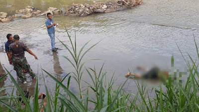 Polsek evakuasi  temuan mayat  hanyut di aliran sungai ular Kecamatan Galang.