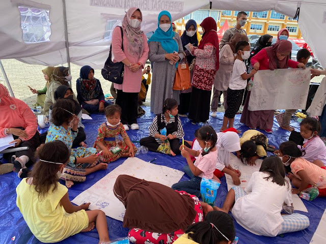 DPPKBP3A  Kabupaten Pasbar Lakukan Trauma Healing pada Anak-Anak Korban Gempa Pasbar