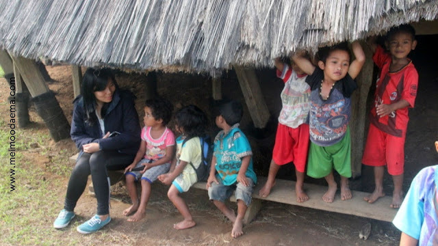 bermain dengan anak kampung adat wae rebo