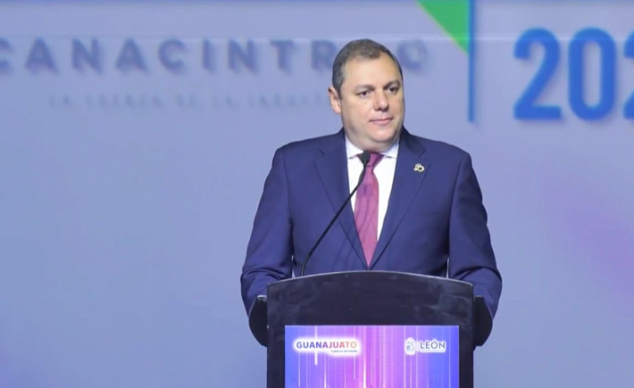 El presidente nacional de Canacintra, Enoch Castellanos, quien dejará el cargo el próximo 11 de marzo, aprovechó el foro de la CNI 2022 para despedirse y expresar su agradecimiento a quienes contribuyeron “para lograr que hoy Canacintra sea un referente a nivel nacional del crecimiento y de la defensa empresarial mexicana”. (Foto: Canacintra Guanajuato)