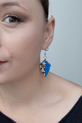 boucles d'oreilles léopard et fleurs bleues stenna bijoux polymere