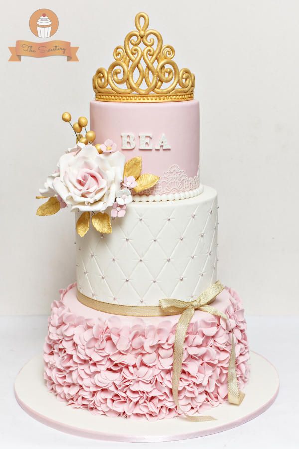 crown birthday cake