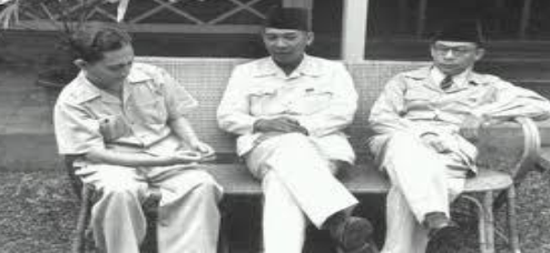 Dengan terpimpin masa berlakunya dimulai demokrasi Sejarah Indonesia