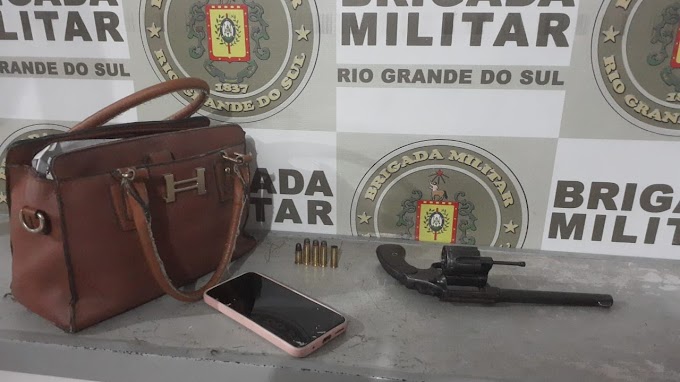 Brigada Militar prende dupla e recupera carro roubado em Gravataí 