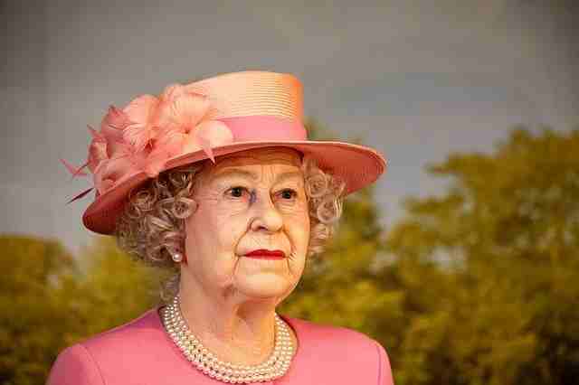 Queen Elizabeth II criticizes World Leaders for not doing anyting on climate crisis except Talking