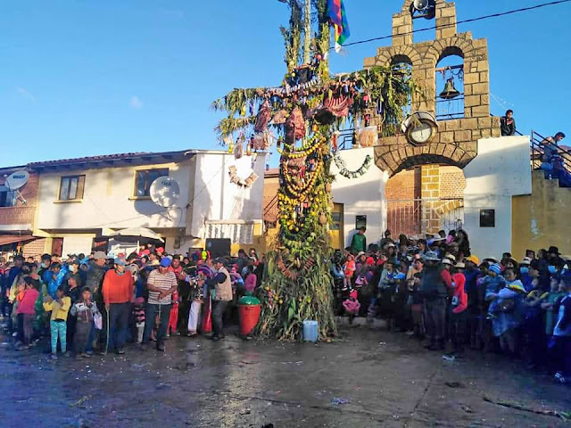 Straßenkarneval in Ravelo Bolivien