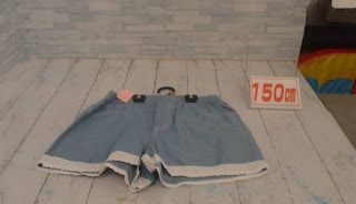 中古品　子供服　１５０ｃｍ　ライトブルー　キュロット　２２０円