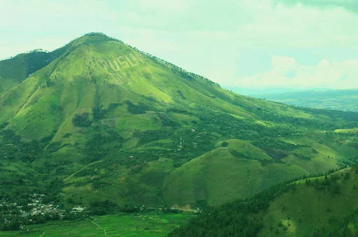 Puncak Pusuk Buhit Danau Toba