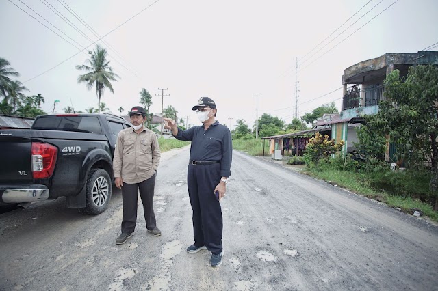 Jangan Asal-Asalan Bupati Inhil Langsung Tinjau Pengerjaan Jalan di 4 Lokasi 