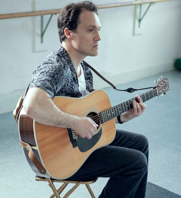 Singer-songwriter Scott Krokoff