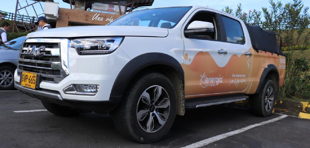 Energía de Pereira acaba de adquirir tres camionetas eléctricas Pick Up