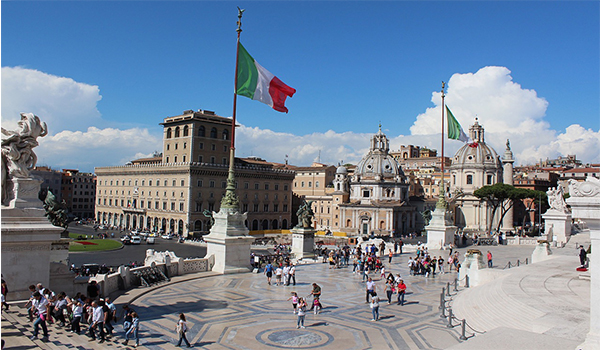 فرصة السفر إلى إيطاليا مجانا للعمل و تدريب بتمويل كامل وتشمل الإقامة المجانية لسنة 2022
