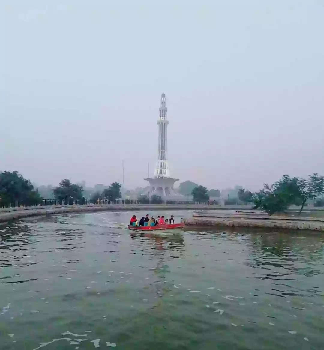 Places to Visit in Lahore with Family | Family Entertainment Places