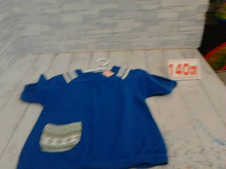 中古品　子供服　１４０ｃｍ　ブルー　半袖チュニック　２２０円