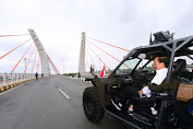 Dengan Naik Rantis, Presiden Jokowi Jajal Jembatan Sei Alalak di Banjarmasin