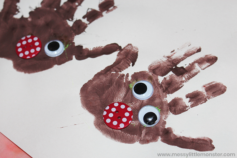 handprint reindeer craft for toddlers