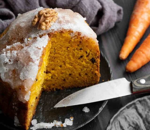 Aprenda a fazer um irresistível bolo de cenoura com calda de chocolate -  Espaço Gourmet