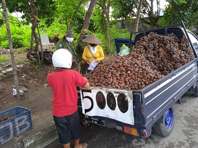  Kelurahan Ubung Tertibkan PKL Dan Minta  Agar Tidak Menggunakan Badan Jalan Dan Trotoar Berjualan