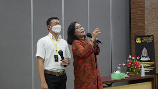 Santy Sastra, Santy Sastra Public Speaking, Diklat Dosen Yayasan Korpri Bali, Universitas Warmadewa