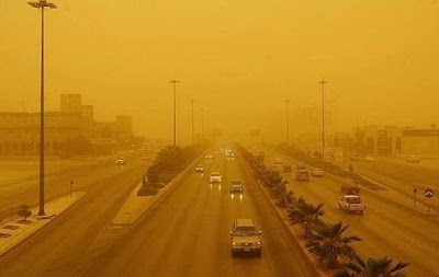 تستمر ليوم الاثنين.. محافظات عراقية على موعد مع موجة غبار كثيف ورياح شديدة
