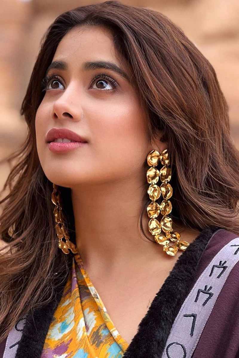 Actress Janhvi Kapoor Latest Hot Photoshoot Pics