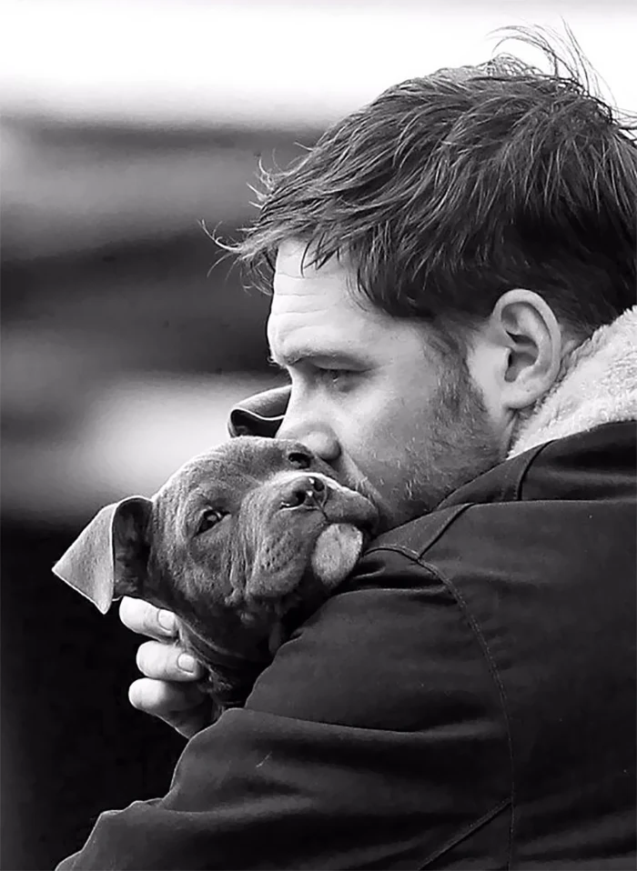 Heartwarming Photos Of Tom Hardy With Puppies Are Going Viral, And They’ll Melt Your Heart