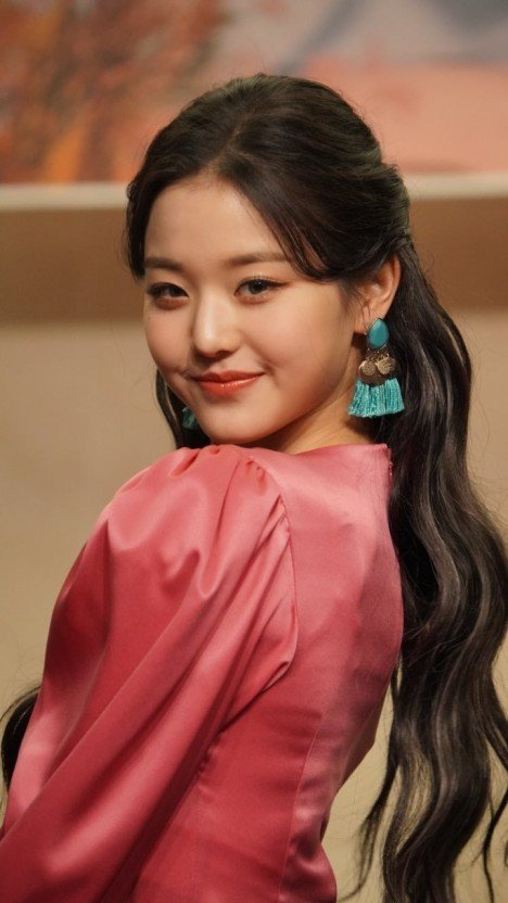 [enter-talk] JANG WONYOUNG'S FACE ALSO CHANGED A LOT