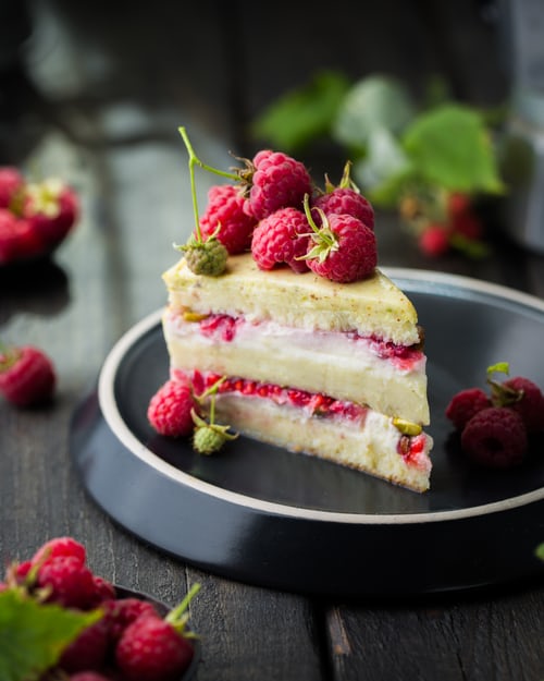 raspberry filled lemon cake