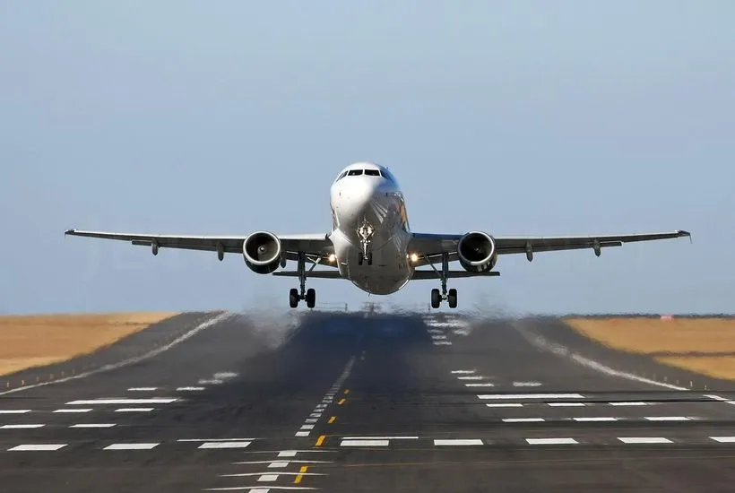 The engine of a private airline plane from Karachi to Lahore got damaged