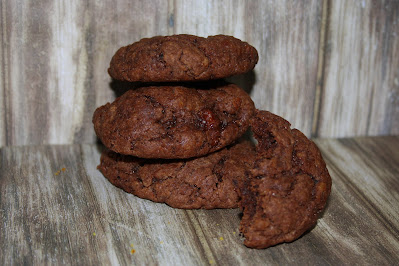 Cacao and sun-dried tomato pesto cookies