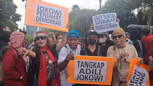 Demonstrasi di Depan KPU