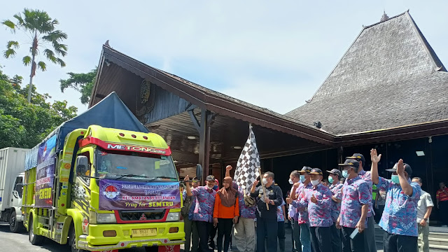PPDI (Persatuan Perangkat Desa Indonesia) Kabupaten Tulungagung Peduli Korban Erupsi Gunung Semeru