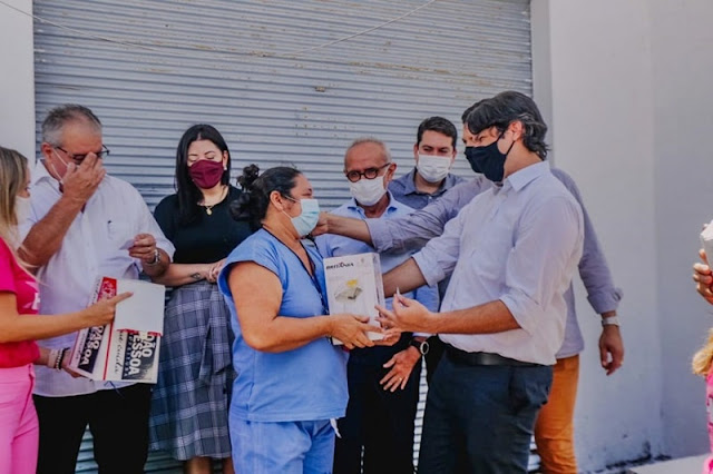 Cícero Lucena entrega novos equipamentos e participa de café da manhã no Instituto Cândida Vargas