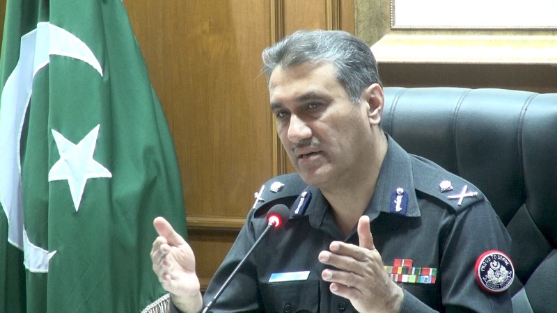 Karachi police chief Ghulam Nabi Memon presiding over a meeting