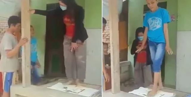 Astaga! Viral Video Emak-Emak Injak Al-Quran Disaksikan Banyak Orang