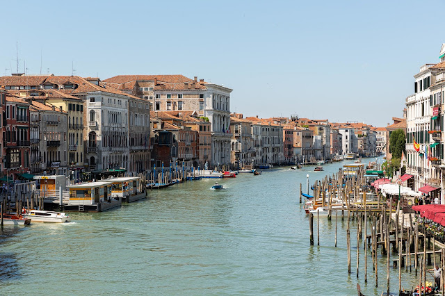 Гранд-канал — самая известная протока в Венеции между островами лагуны, одним из которых является Риальто