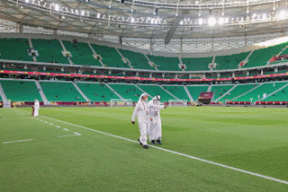 Deux arabes sur un terrain de football