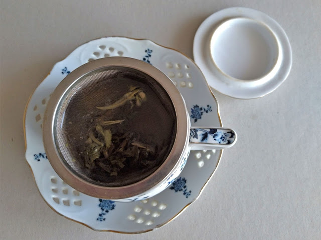 Parzenie herbaty jaśminowej